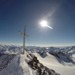 Am Gipfelkreuz der Fineilspitze